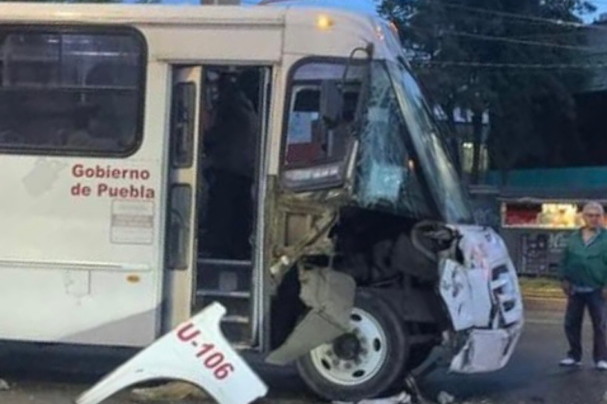 Choque de RUTA Alimentadora en Puebla / Bosques de San Sebastián Oficial