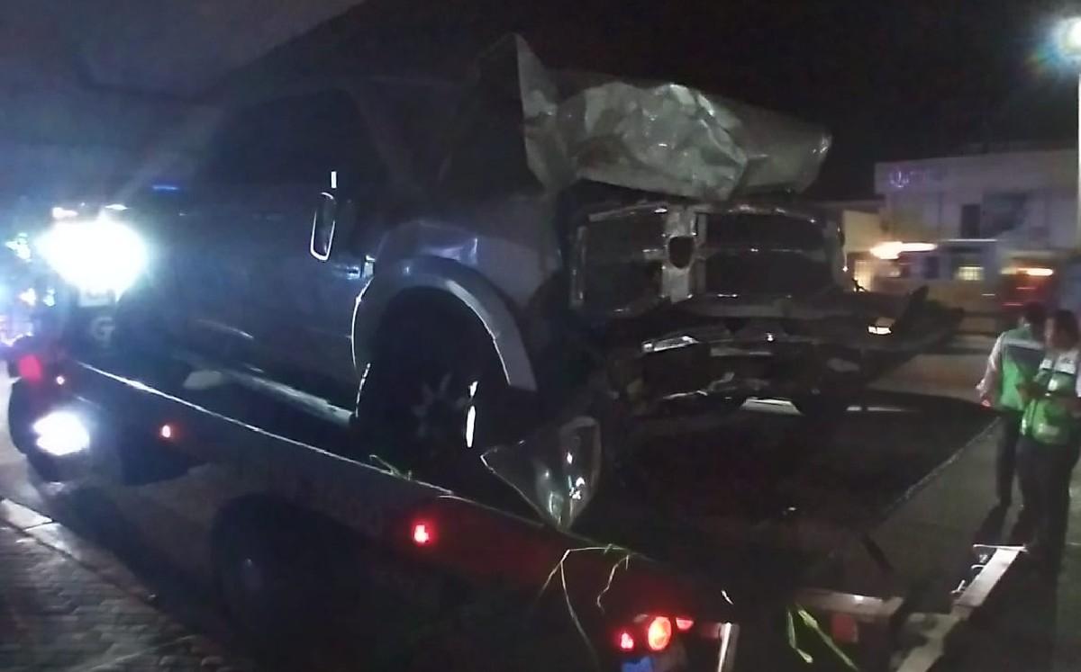 Choque de camioneta contra muro del Metro en Guadalupe deja 3 heridos ...