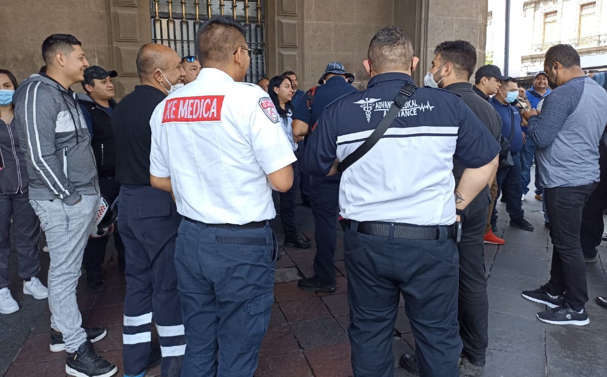 Los representantes de las 16 empresas afectadas no descartan cerrar calles /Enrique Luna