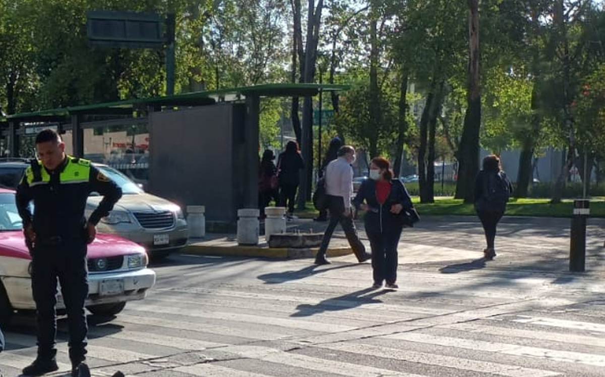 Hombre de la tercera edad sufre accidente en Paseo de la Reforma / Enrique Luna