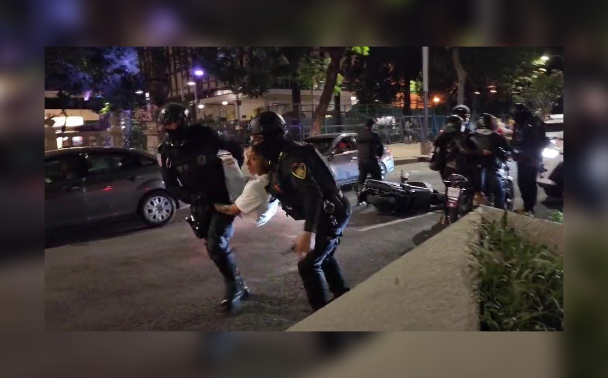 Detención de motociclista en Reforma / Captura