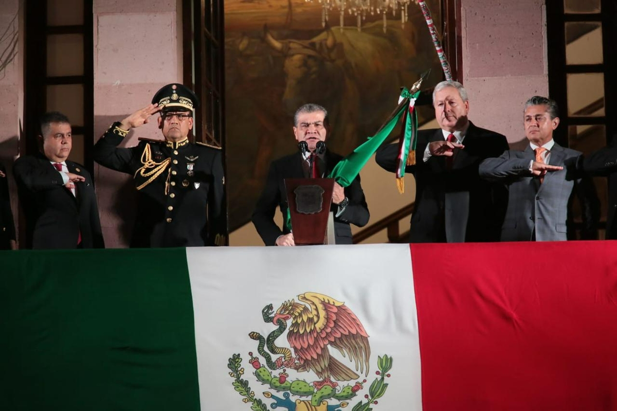Elementos de seguridad estuvieron presentes en el Grito de Independencia desde Palacio de Gobierno./ Especial