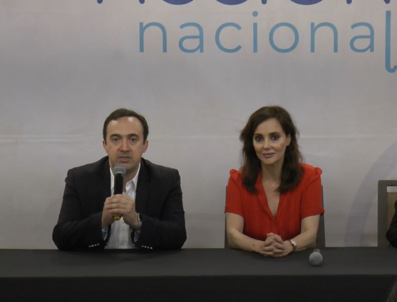 | Cortesía