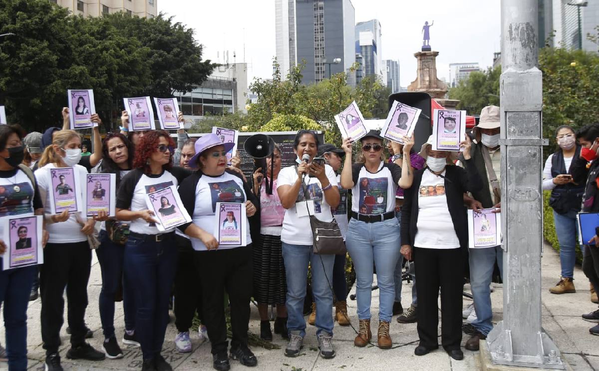 Madres protestando en la glorieta/ Ariana Pérez