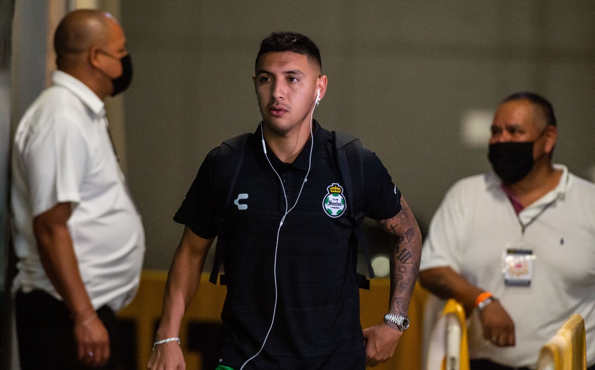 Santos Laguna. Leo Suárez reconoce molestia por ser suplente | Foto: Mexsport