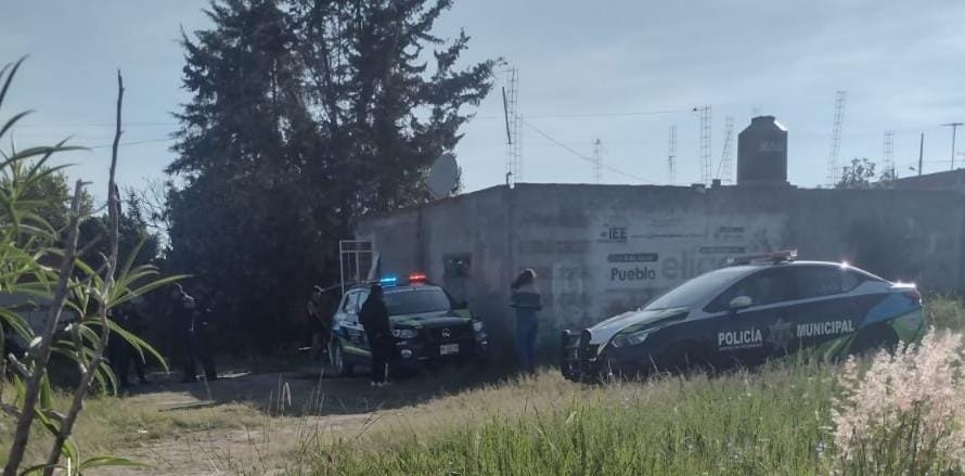 Elementos de la Policía Municipal de Puebla en escena de crimen | Especial