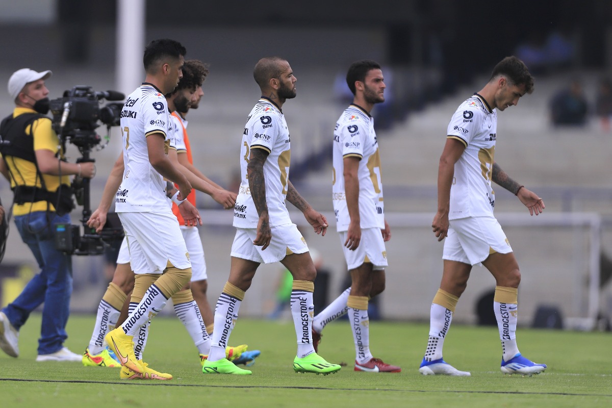 Leonel Lopez, Dani Alves, Jeronimo Rodriguez, Juan Dinenno de Pumas / Mexsport