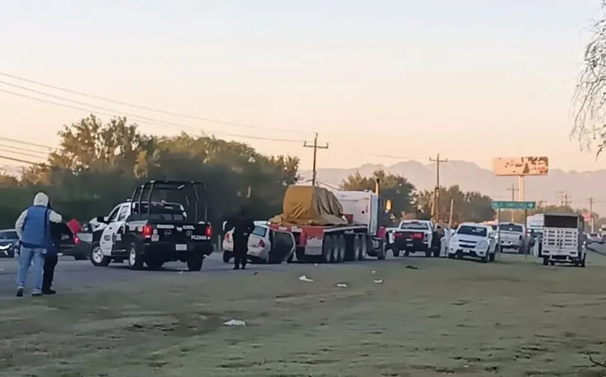 Muere conductor tras estrellarse con parte trasera de tráiler en Carretera a Laredo