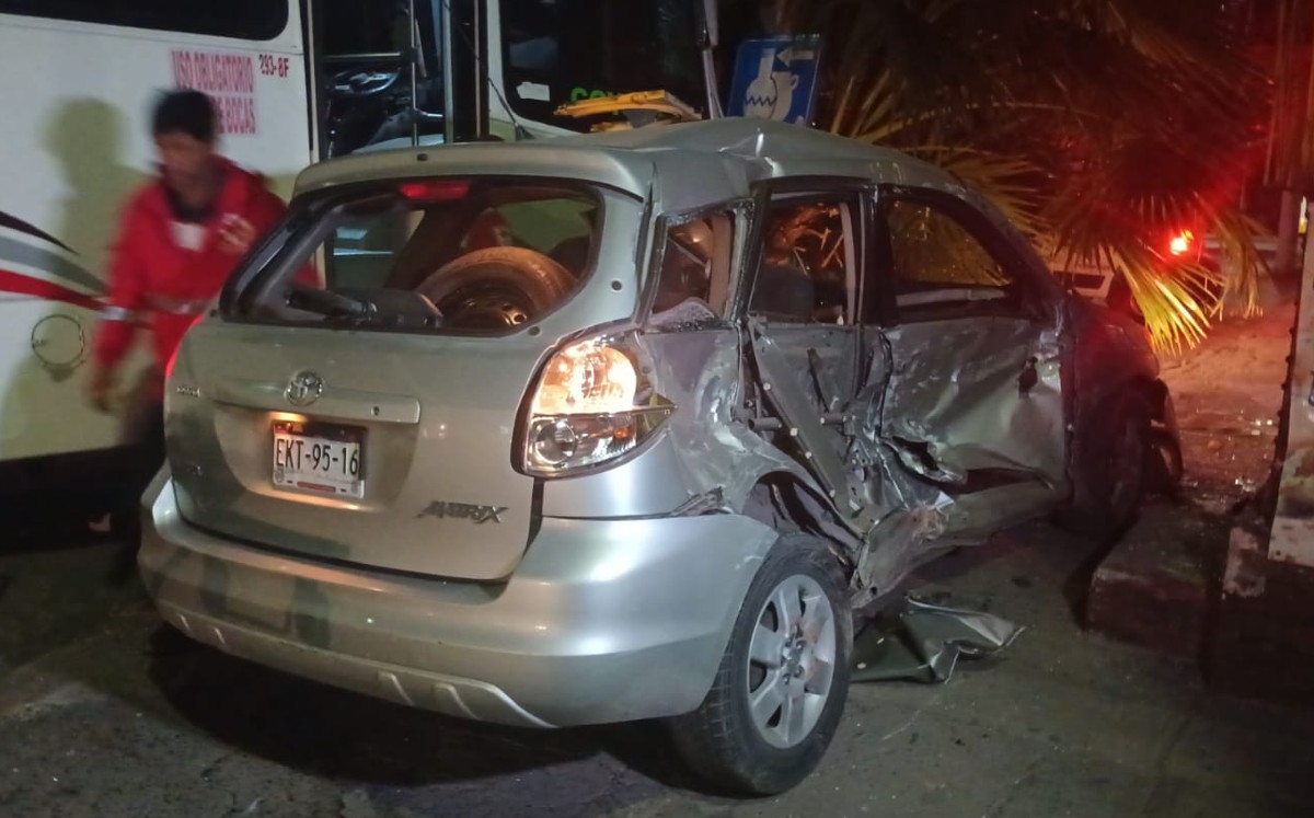 Adultos mayores chocan en Torreón; viajaban en sentido contrario