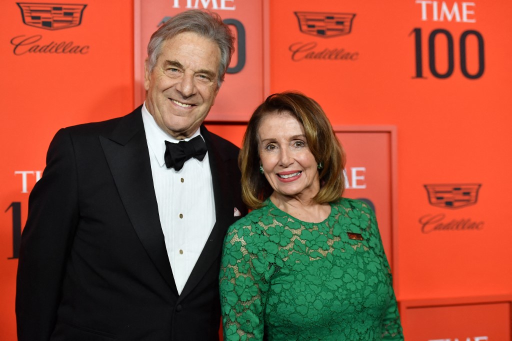 Paul Pelosi y Nancy pelosi durante unos premios en Los Ángeles | AFP