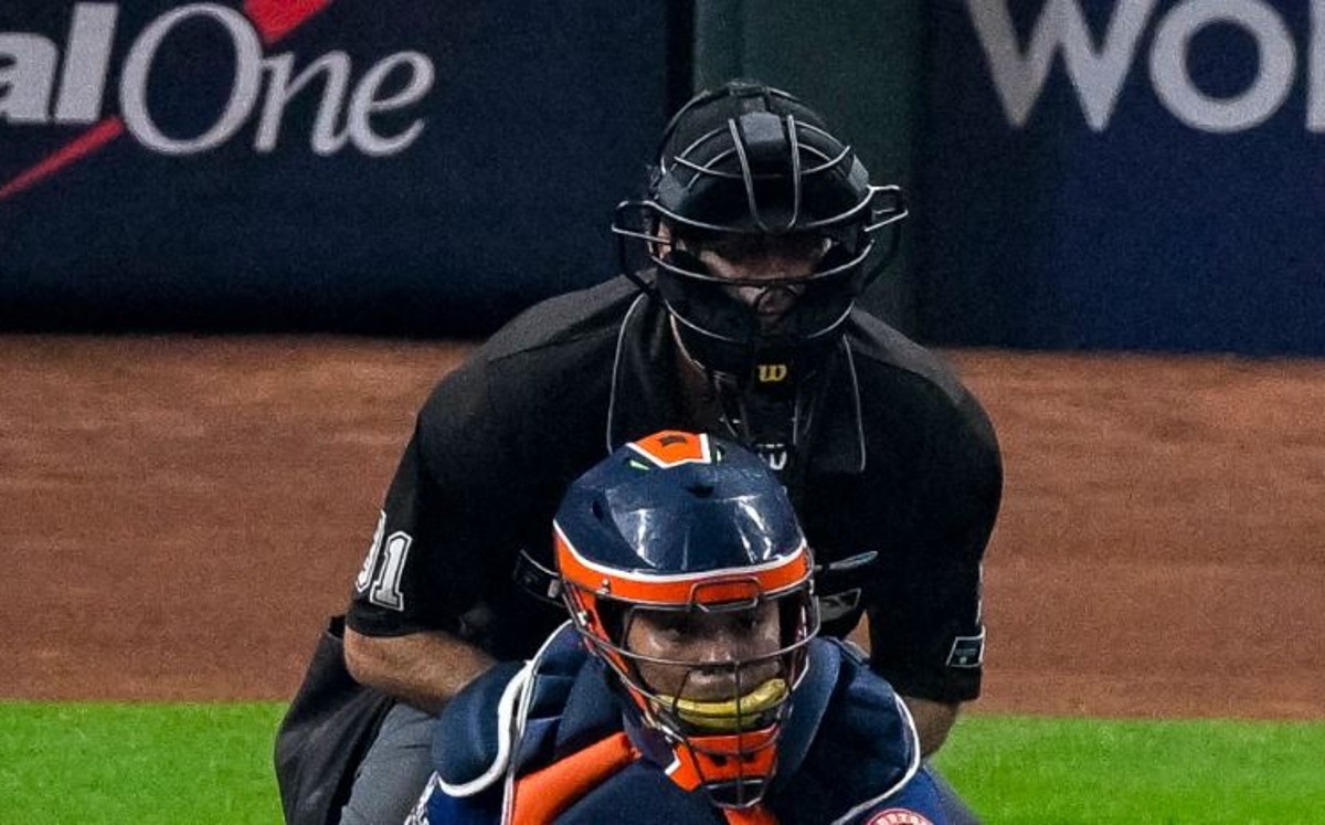 Pat Hoberg tuvo juego perfecto trabajando el sábado en la Serie Mundial