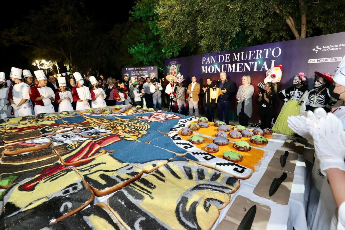 En el evento se dieron cita incluso foráneos para degustar el pan de muerto./ Tomada de Facebook @chemafraustro