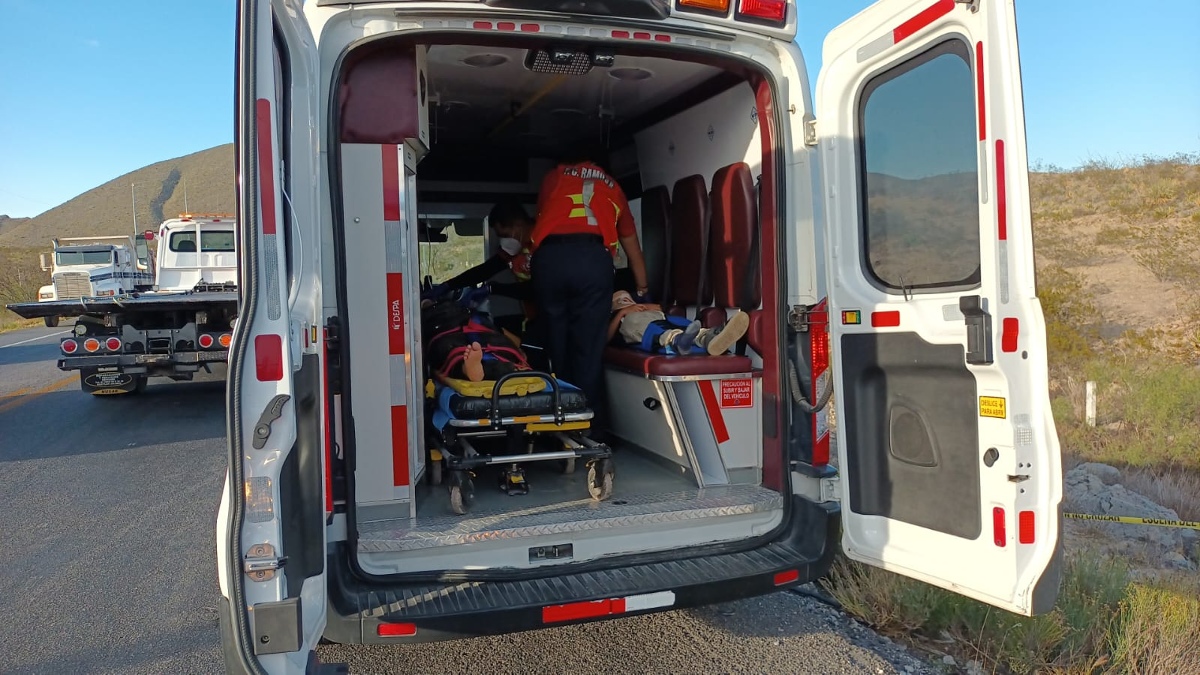 Aparentemente el conductor de la unidad perdió el control y se salió del camino./ Christian Montelongo