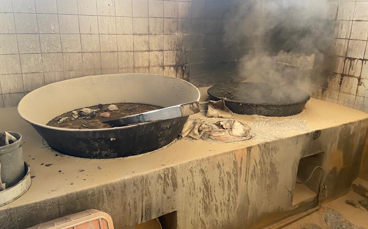Cazo para carnitas se incendia en mercado de Atemajac / PC y Bomberos de Zapopan