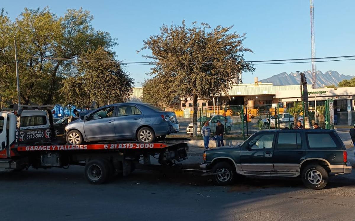 Mujer presuntamente dormita y choca en San Nicolás. | Cynthia Pardo