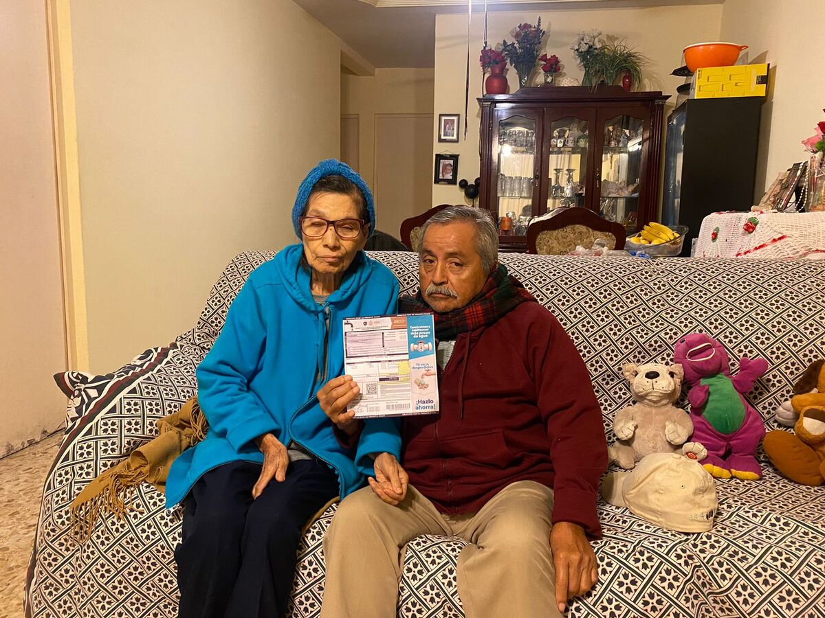 Pareja denuncia cobro excesivo de Agua y Drenaje / Frida Rodriguez