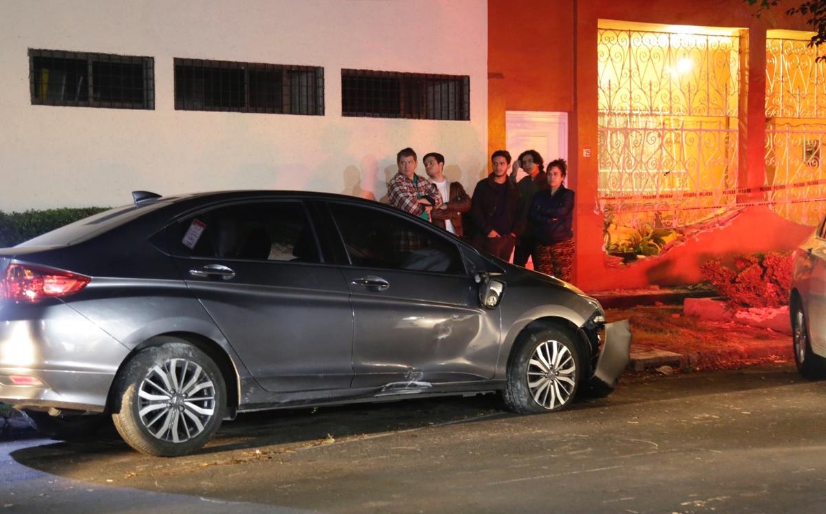 Automóvil se estrelló contra una fachada en Azcapotzalco / Enrique Luna