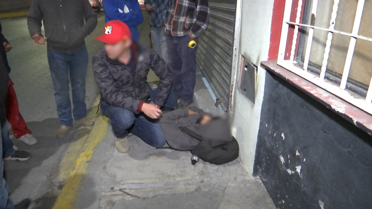 Hubo un conflicto entre unos estudiantes y los trabajadores de un negocio en la colonia Praderas, en Saltillo.