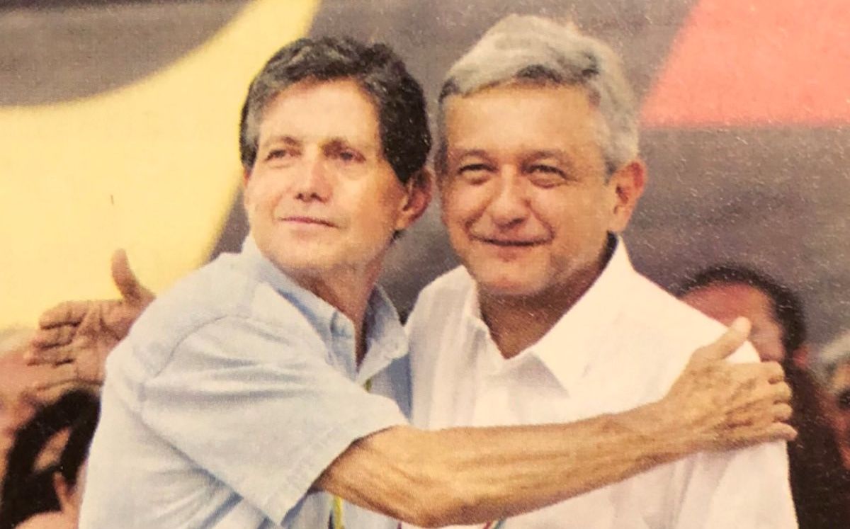 El actor Héctor Bonilla abraza a AMLO/ @lopezobrador_