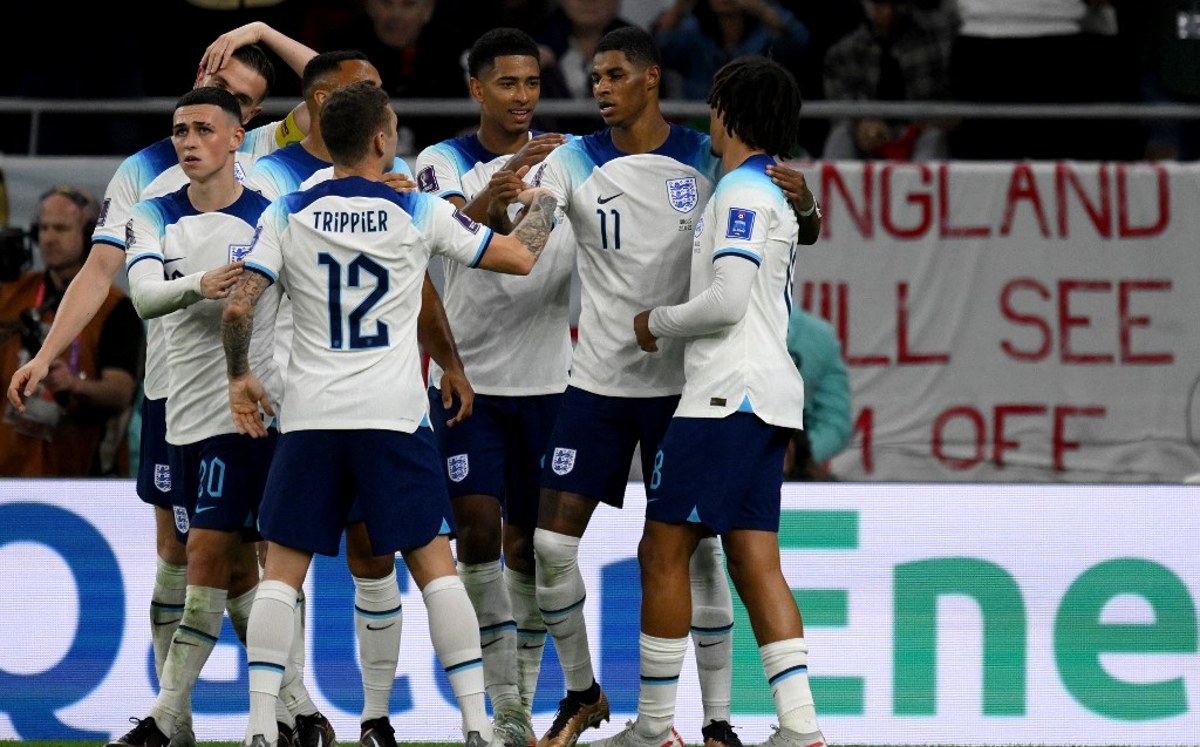 Inglaterra goleó a Gales en el cierre de la etapa de grupos del grupo A.
