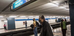 Un usuario del Metro resultó lesionado con una navaja /Cuartoscuro Un usuario del Metro resultó lesionado con una navaja /Cuartoscuro
