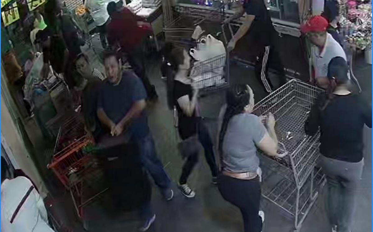 Captan a hombre robando bocina de Plaza Abastos de Torreón