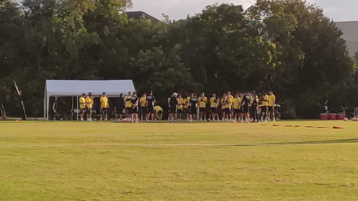 Plantel de Tigres durante la pretemporada en Cancún / Roberto Flores