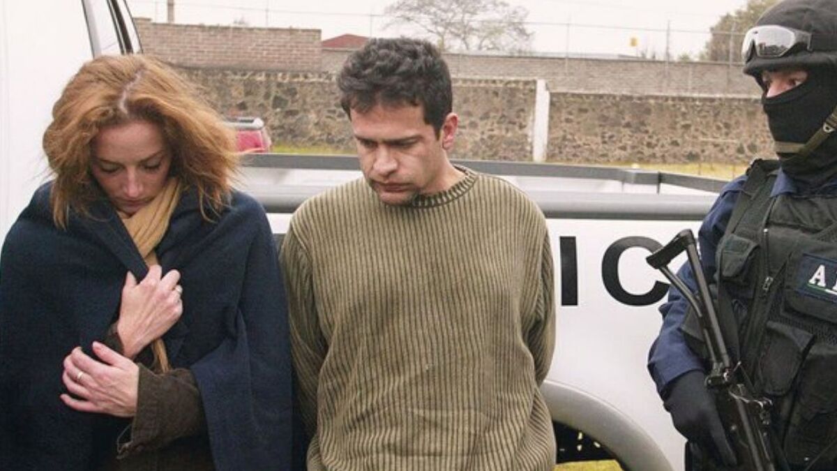 Florence Cassez e Israel Vallarta detenidos en 2005. | Archivo