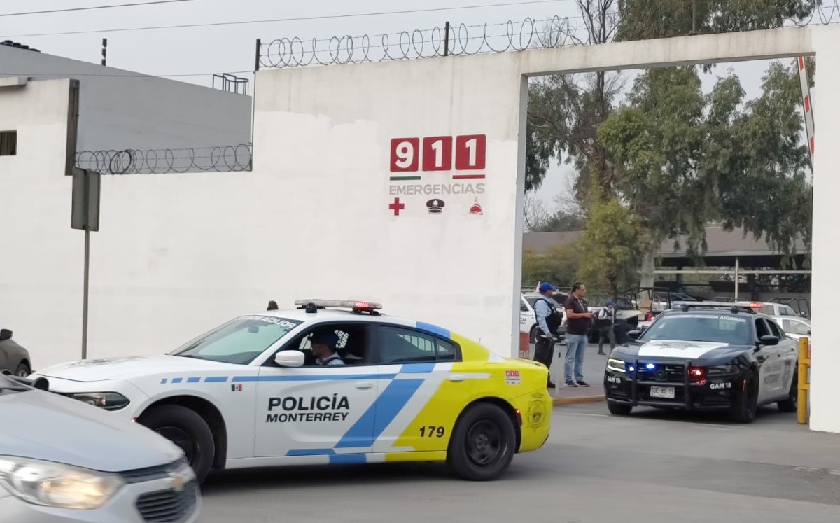 Detenido hiere a otro con un arma blanca en instalaciones de la policía de Monterrey. | Agustín Martínez