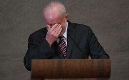 Lula da Silva llorando