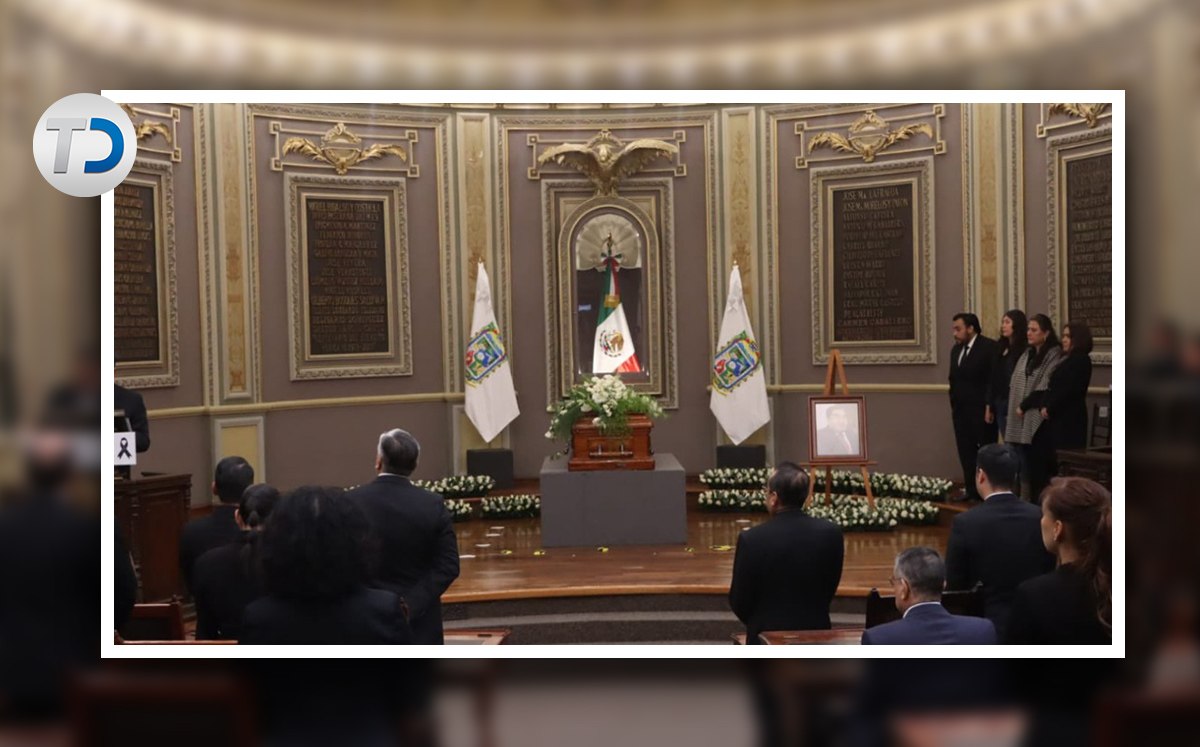 Homenaje póstumo a Miguel Barbosa / Congreso de Puebla