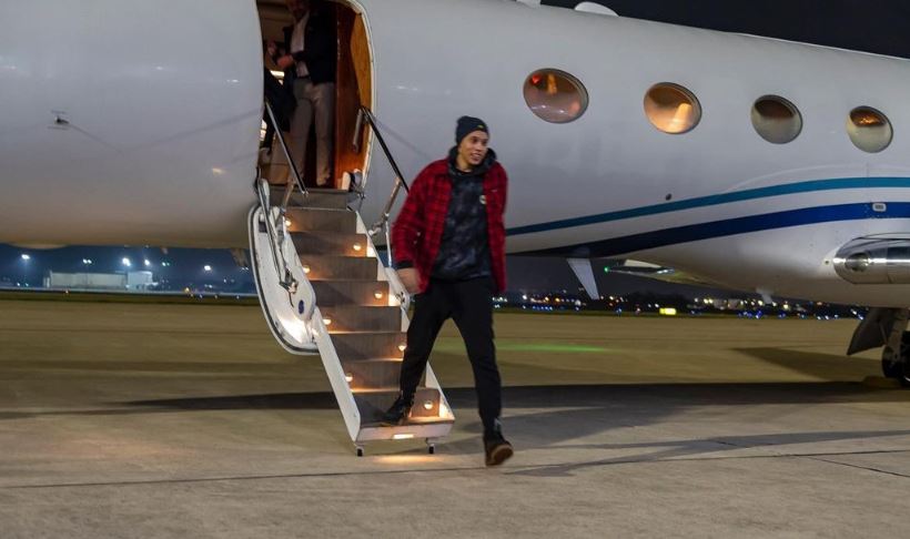 Brittney Griner ya esta de regreso en su casa para las fiestas navideñas.