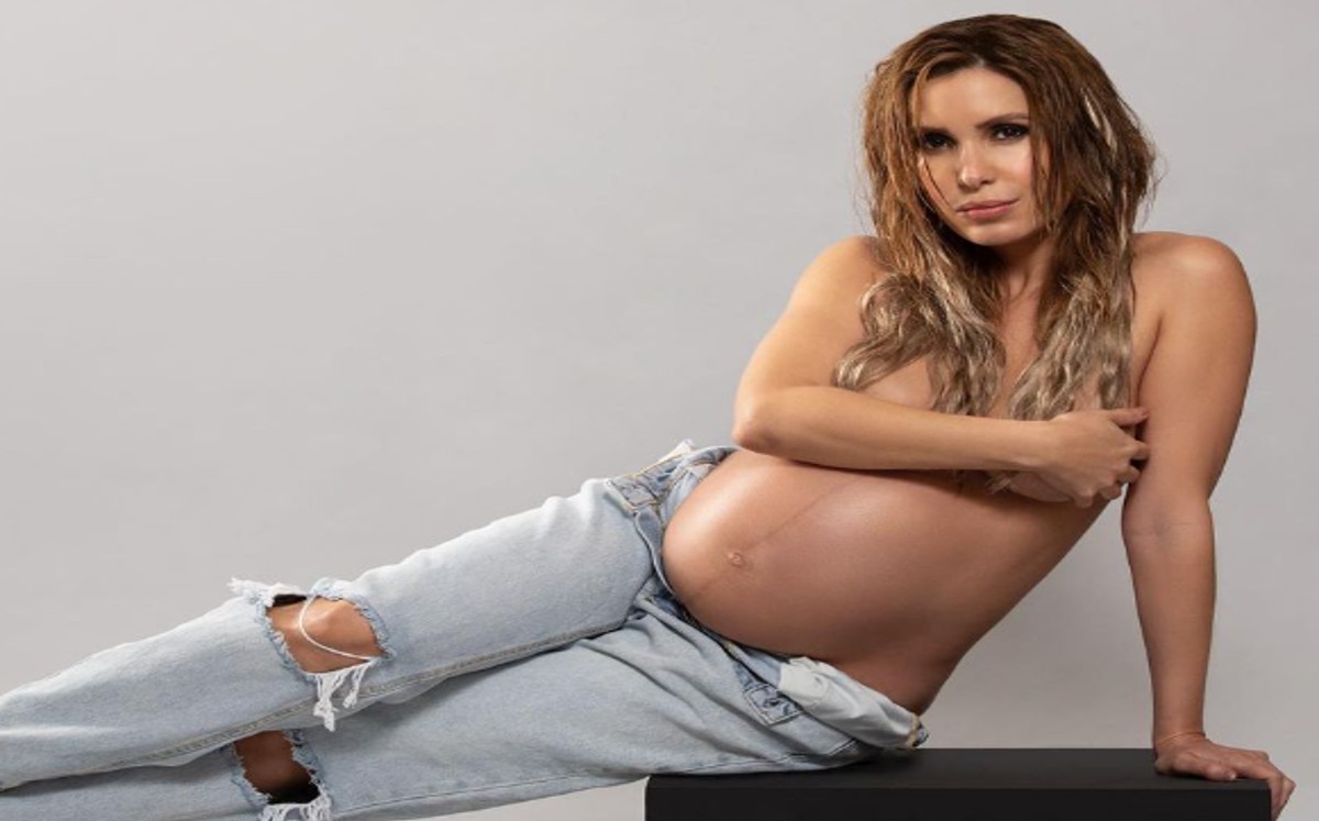Andrea Escalona compartió a través de su cuenta de Instagram que su bebé había nacido.