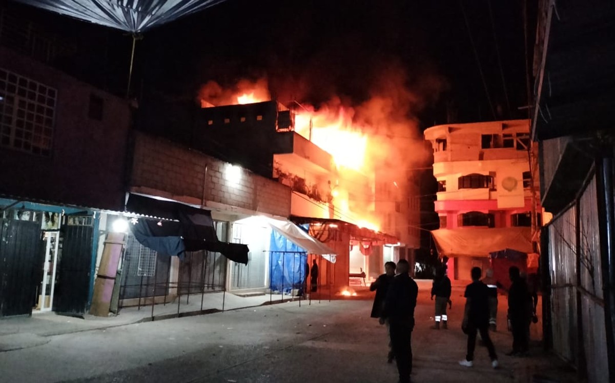 El incendio logró ser controlado sin pérdidas humanas / Especial