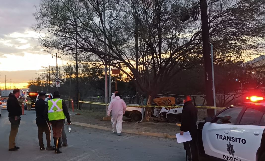 Peritos realizaron maniobras en el vehículo para recabar evidencia que pueda servir para esclarecer lo acontecido. | Cynthia Pardo