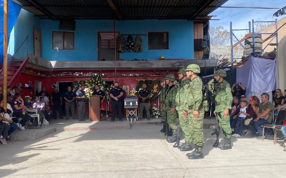 Guardia de honor a Carlos Puga Briones | Frida Rodríguez