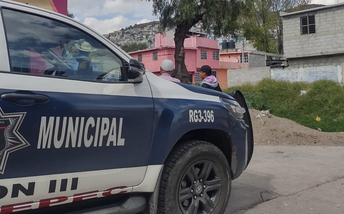 Policías de Ecatepec acordonaron la zona / Carlos Tejeda