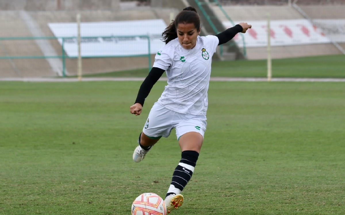 Cinthya Peraza va por su noveno torneo con Santos | Foto: Especial