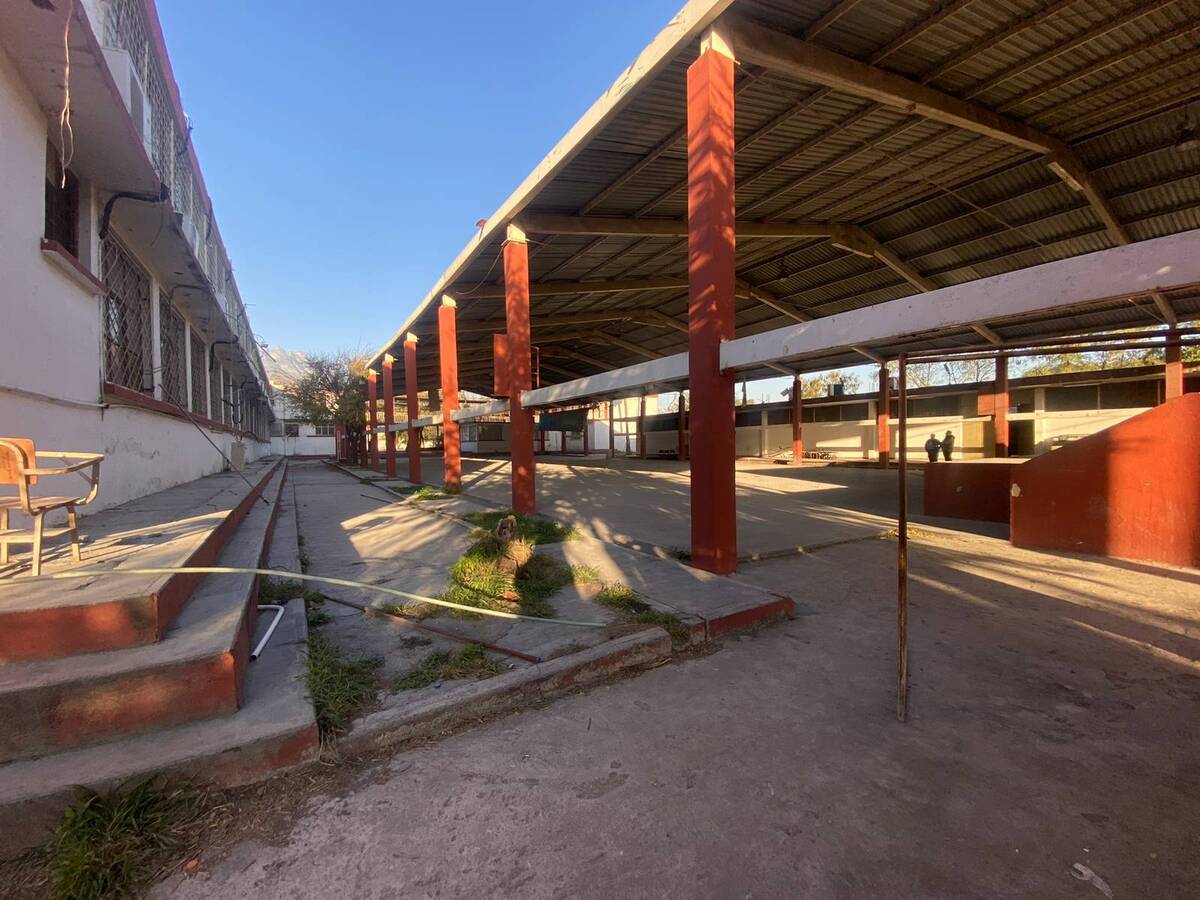 Roban secundaria en Monterrey / Frida Rodriguez