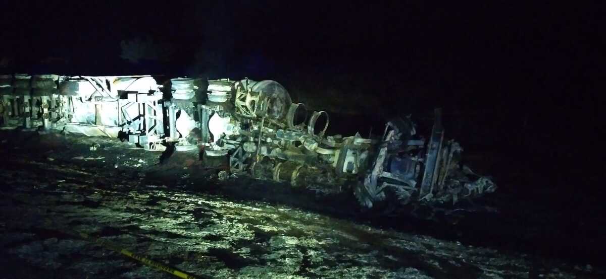 Se incendia autotanque en General Bravo / Cortesía