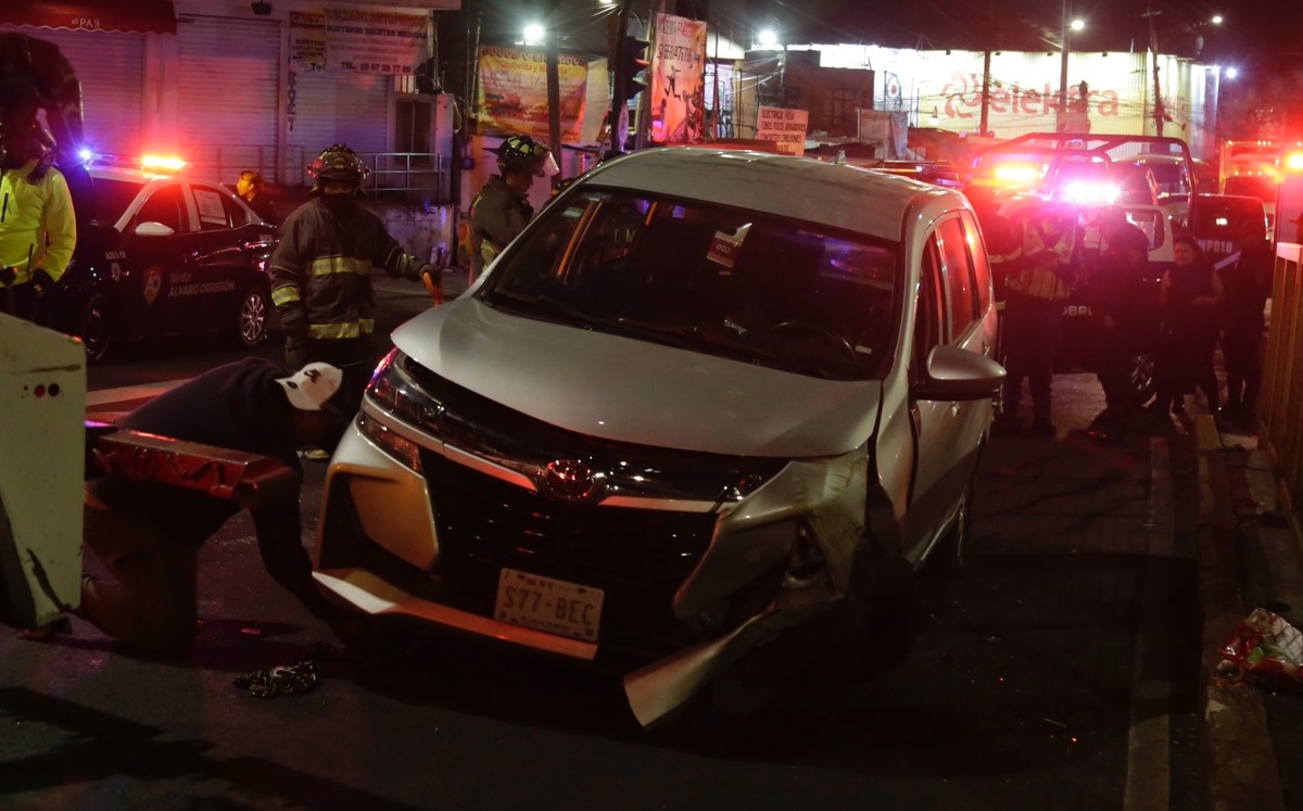 Accidente vial en la Álvaro Obregón / Enrique Luna
