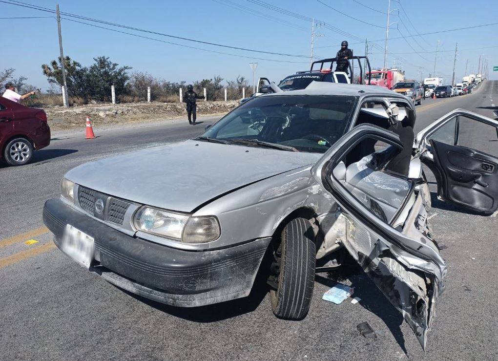 El automóvil que era tripulado por los lesionados quedó prácticamente destruido. | Erik Solheim Rocha