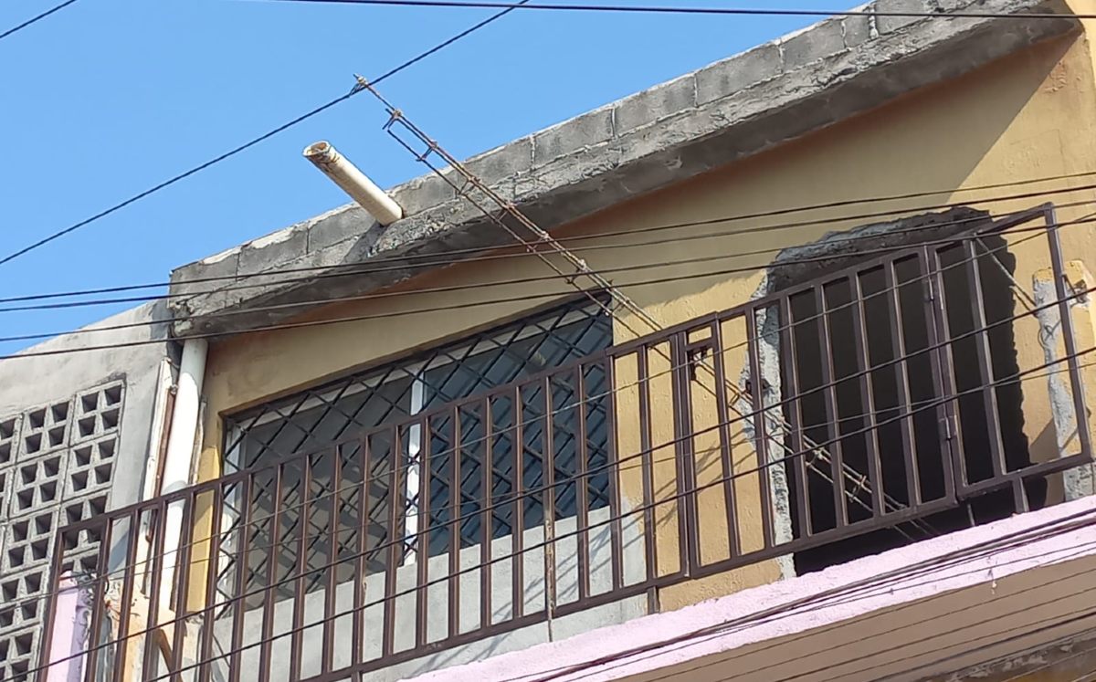 Albañil resulta lesionado tras recibir descarga eléctrica en San Pedro. | José Luis Marroquín
