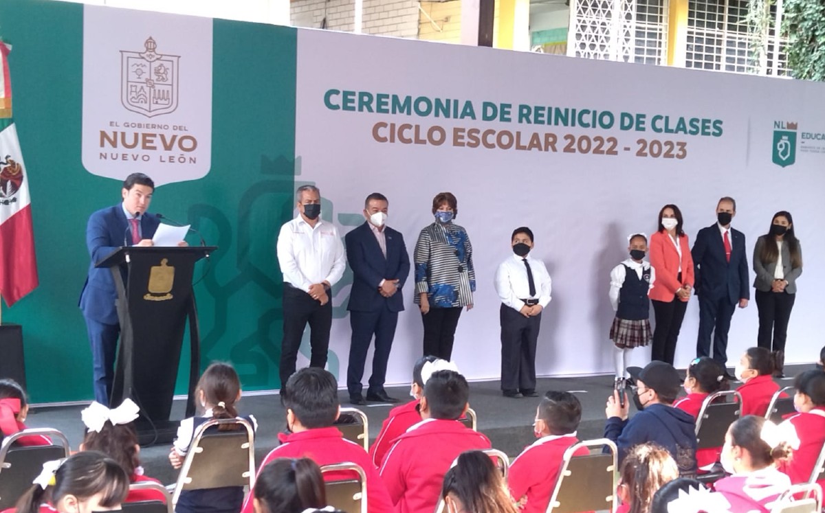 Samuel García promete más recursos para sector educativo en NL | Sandra González