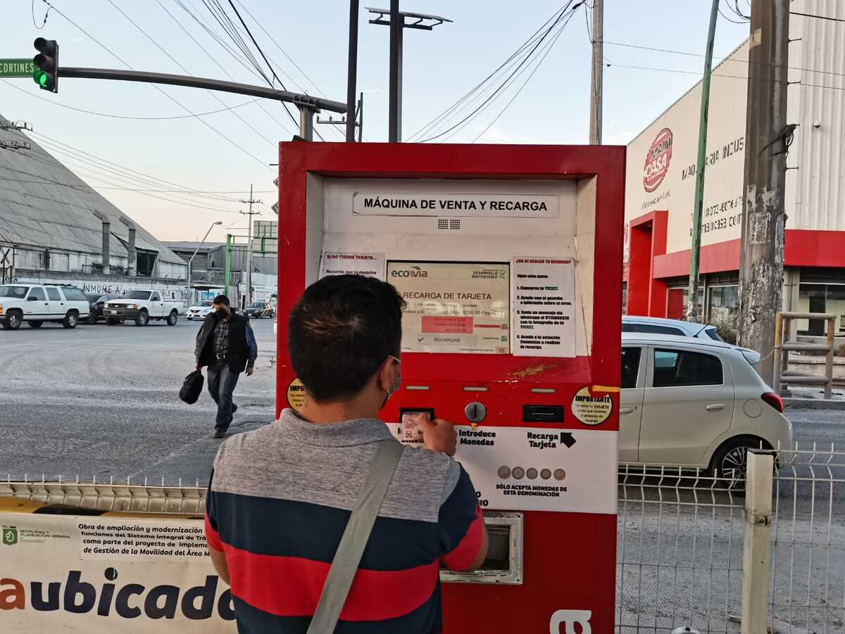 Tarjeta de recarga en transporte público de Monterrey. / Especial