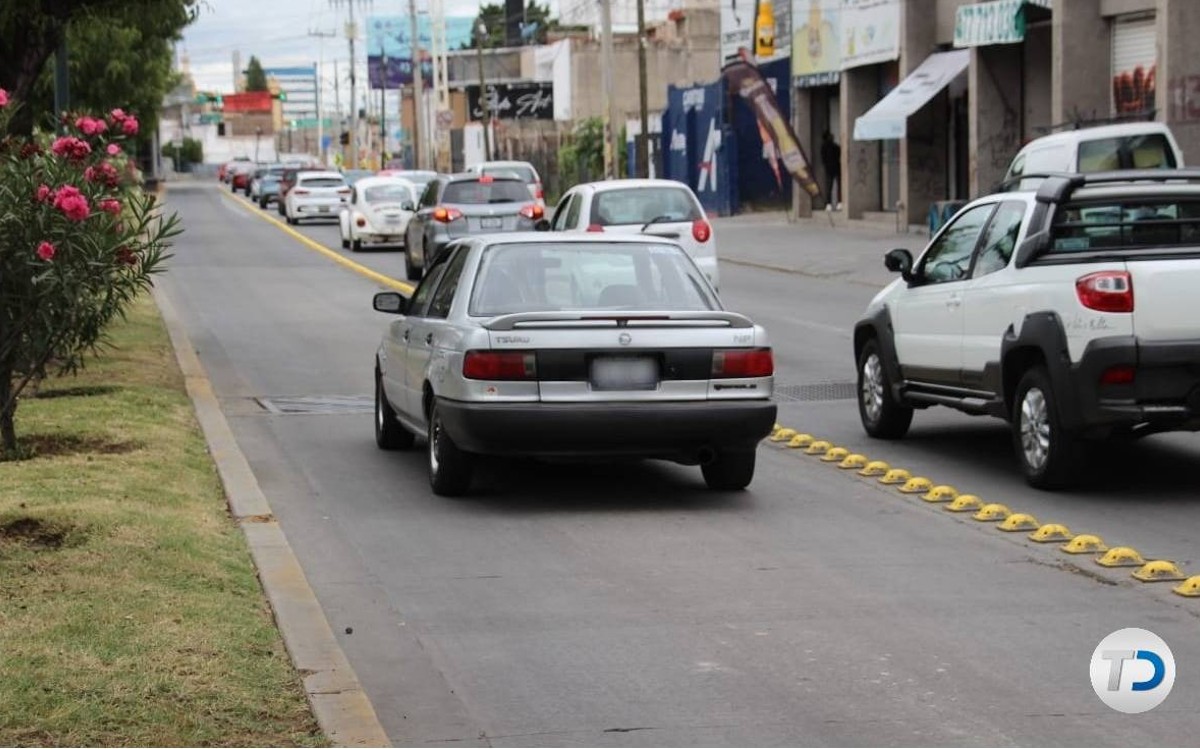 Suman más de mil infracciones en el 2022 a automovilistas por invadir carril confinado de oruga