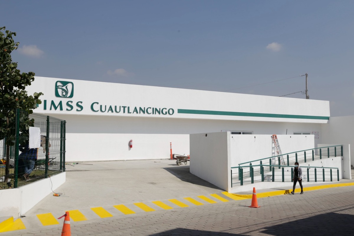 Vista externa del hospital del IMSS Cuautlancingo | Agencia Enfoque