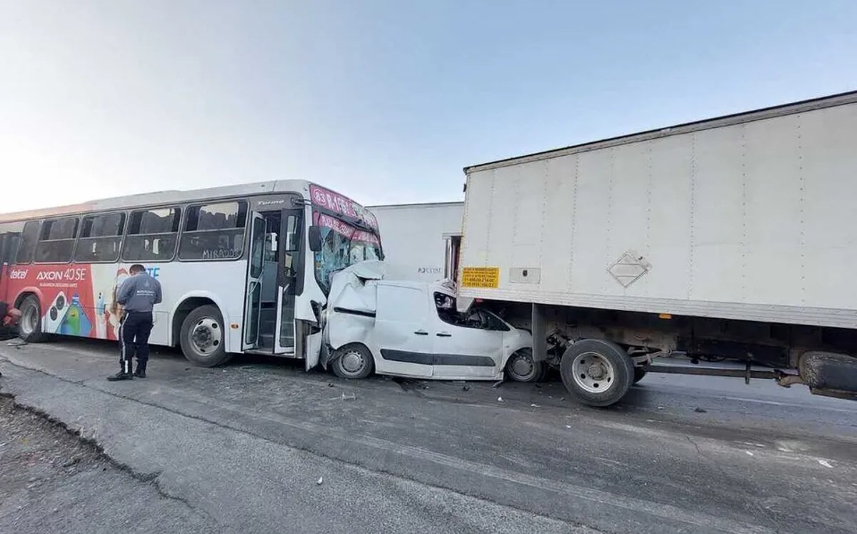 Carambola deja una persona lesionada en la carretera Santa Catarina-Saltillo