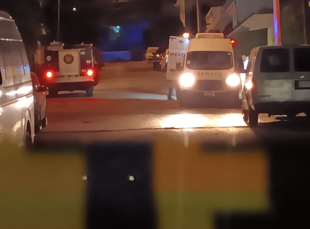 La Semefo traslado el cuerpo al anfiteatro del Hospital Universitario. | Israel Santacruz