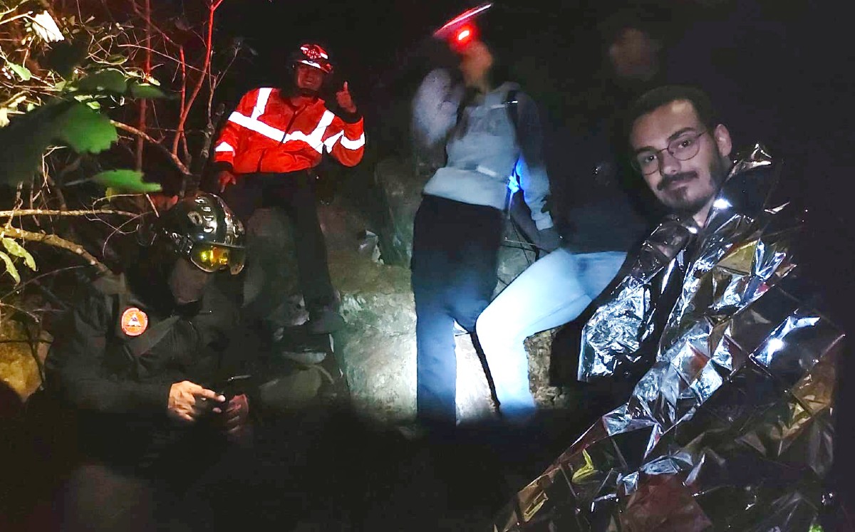 Rescatan a un joven francés en el Cerro de la Silla, en Guadalupe. | Especial